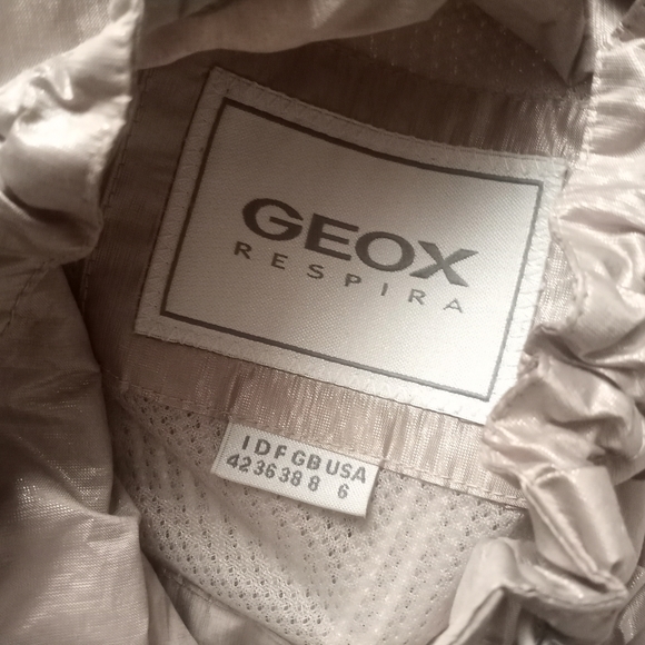 Final Sale - GEOX Respira Shimmery Khaki Pleated Windbreaker Jacket - Picture 9 of 9